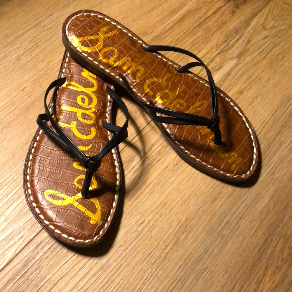 Brand new Sam Edelman slip on thong sandals. Never worn, size 6